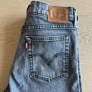 Levi’s jeans women’s wedgie 28W-27L
